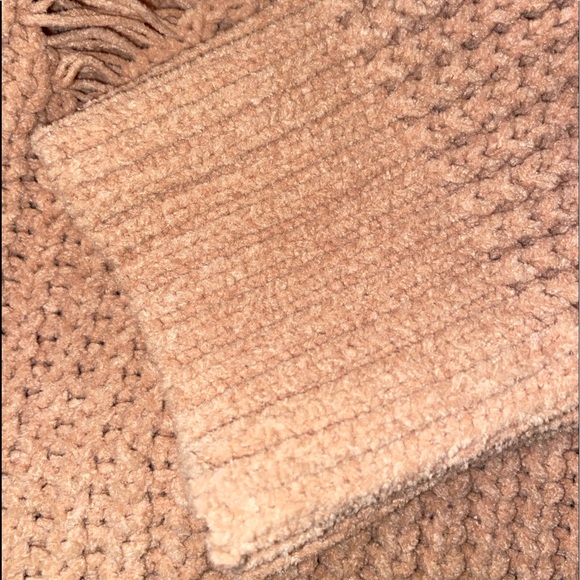 🆕POL DISTRESSED SWEATER🆕 - Picture 7 of 11